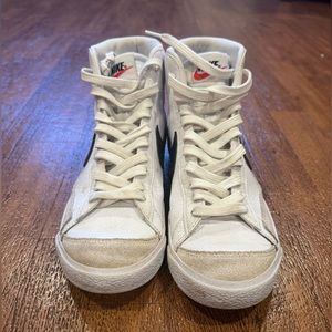 Big Kids Nike Blazers size 6.5